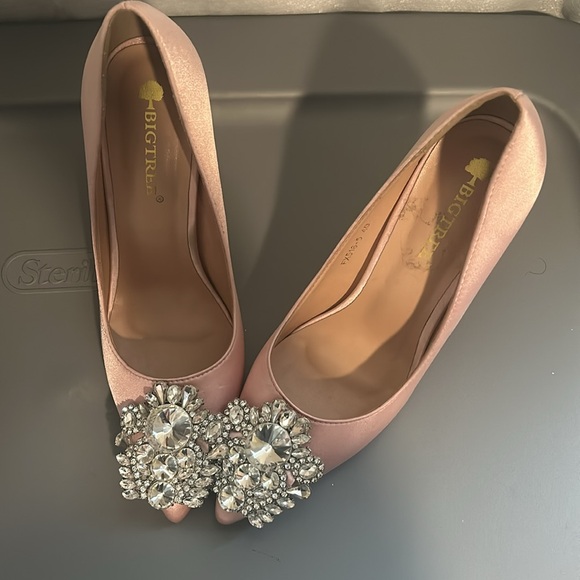 Big Tree Rhinestone Pointed Toe Satin High Heels - Like New Condition - Picture 6 of 11